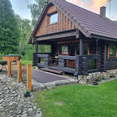 بيت للعطل Vana-paradiisi Uulu