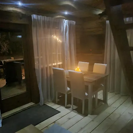 Vana-paradiisi Nyaraló