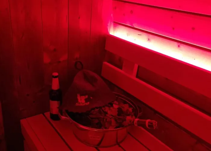 Vana-paradiisi بيت للعطل *